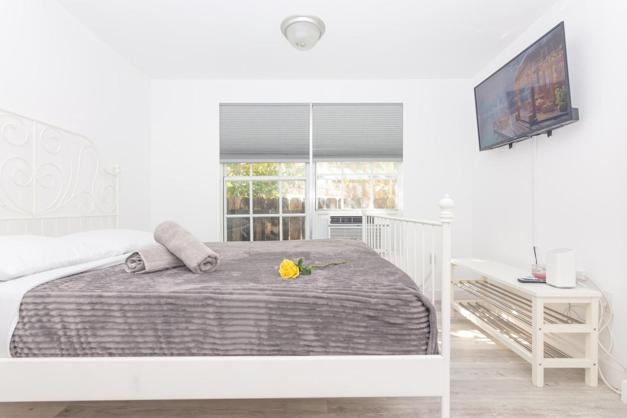 1 Bedroom Apartment - Midtown Майами Экстерьер фото